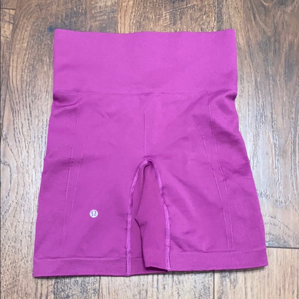 Seamless lululemon biker shorts